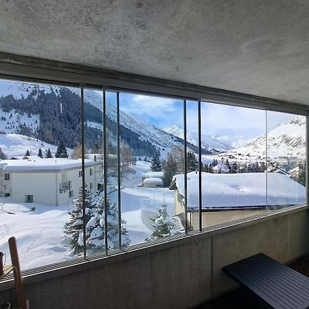 Top Modernes Apartment Im Herzen Von Andermatt Balkon & Bergblick Exterior foto